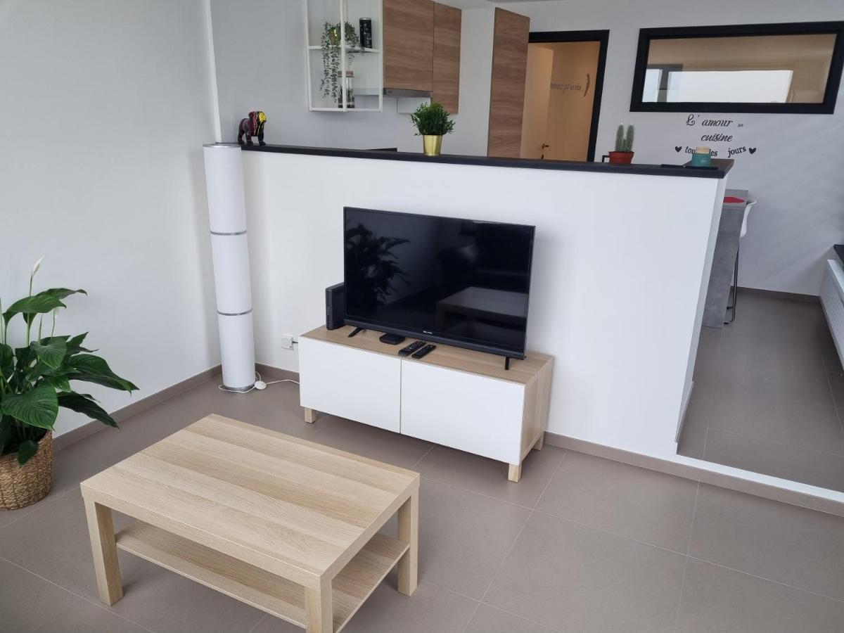 Maisonnette Entierement Renovee Givet Bagian luar foto